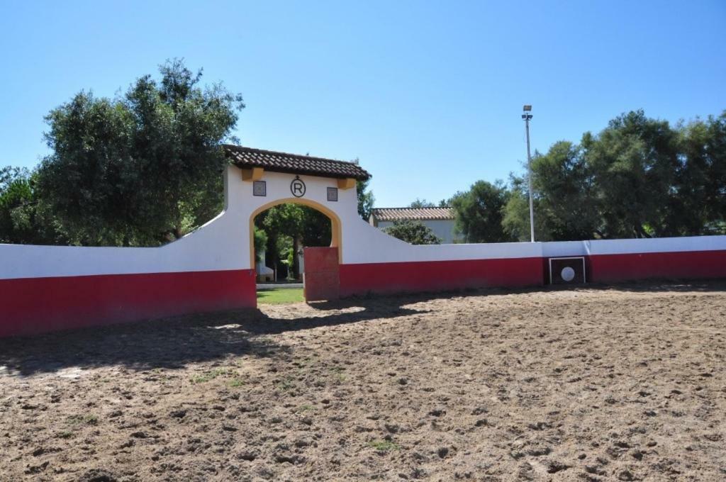 El Rocio 1 Gites Equestre Сент-Марі-де-ла-Мер Екстер'єр фото